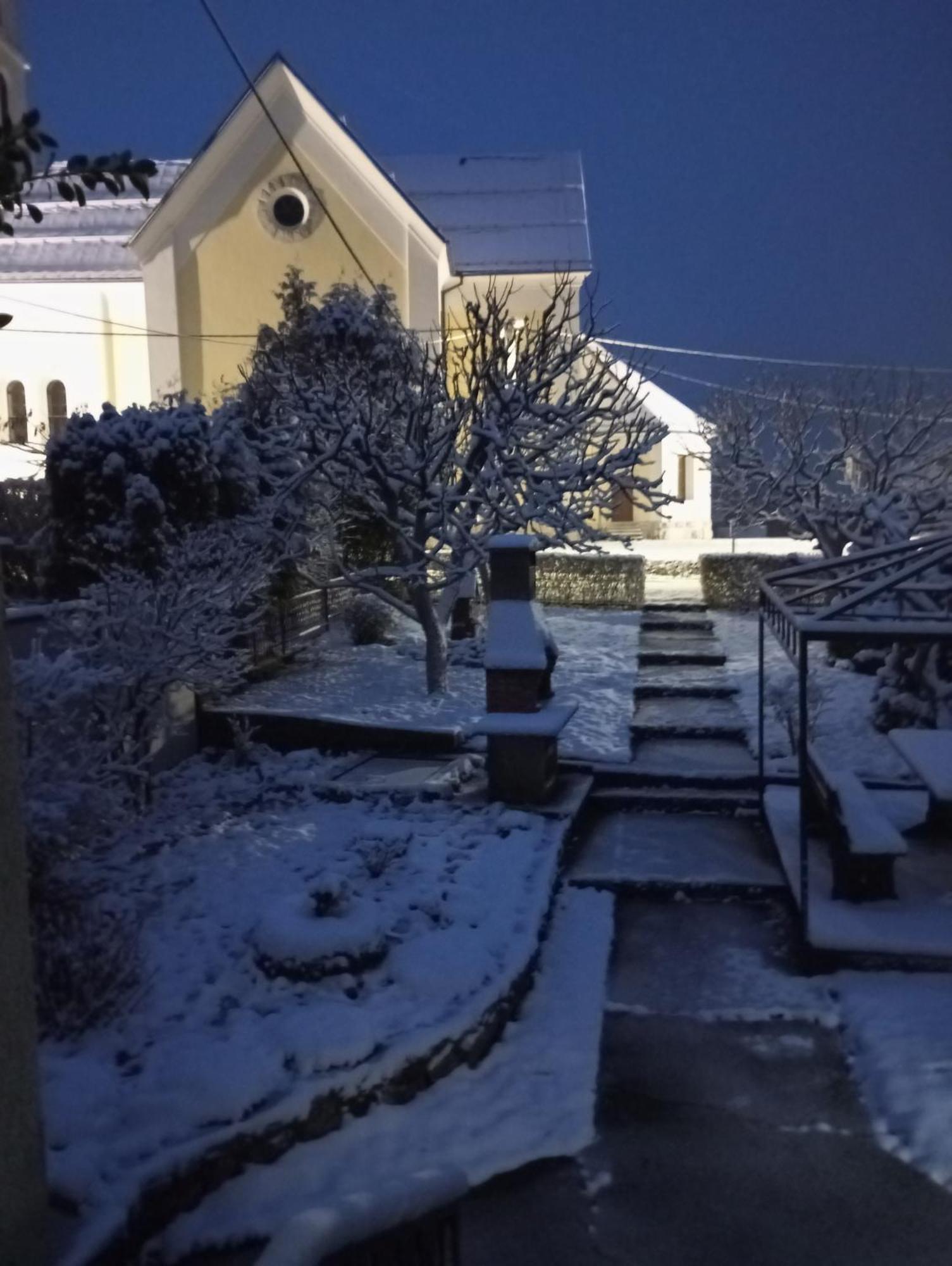 Guesthouse Pavlicic Dreznik Grad ภายนอก รูปภาพ