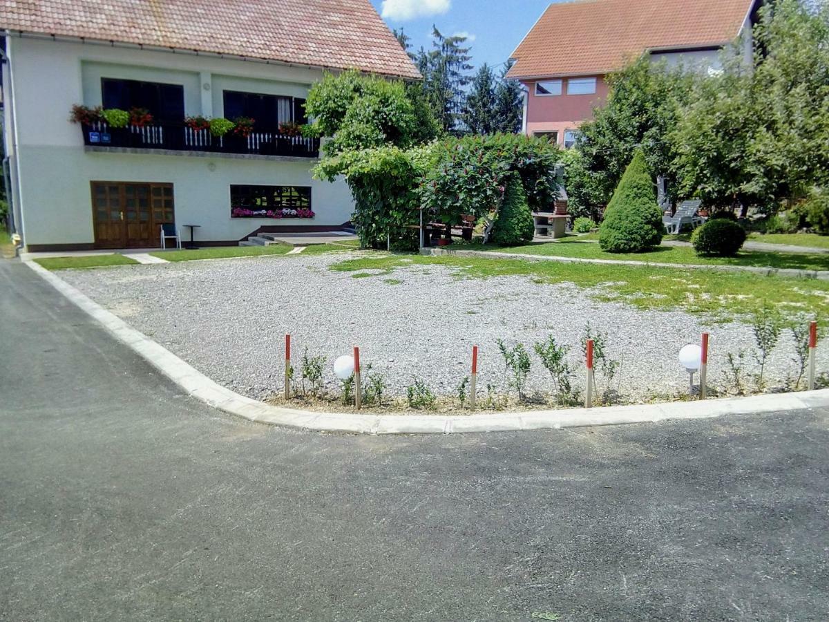 Guesthouse Pavlicic Dreznik Grad ภายนอก รูปภาพ